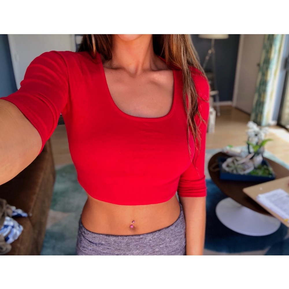 ♥️ Slashed Back Crop Tee - Picture 2 of 8